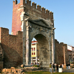 Arco di Augusto